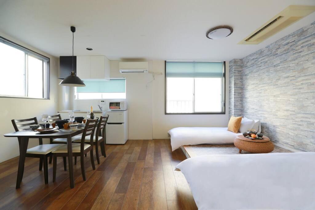 道頓堀民泊31＆Mini浮世絵美術館、道頓堀心斎橋真ん中、家族旅行、Family Trip Osaka Apartment Exterior foto