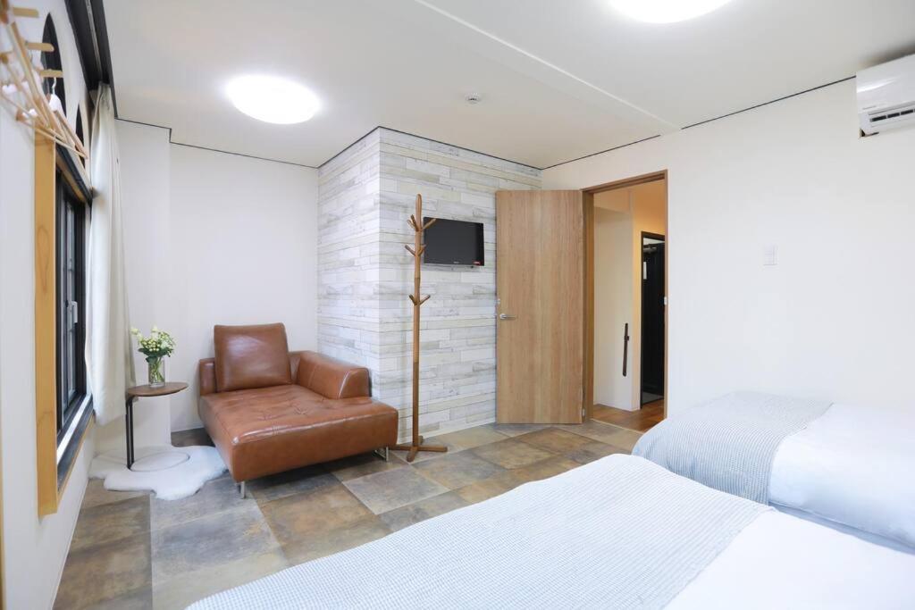 道頓堀民泊31＆Mini浮世絵美術館、道頓堀心斎橋真ん中、家族旅行、Family Trip Osaka Apartment Exterior foto